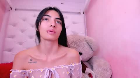 Snapshot of eimy_skinny chatting on March 7, 12:57 pm eimy online show from March 7, 12:57 pm