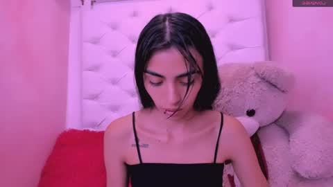 Snapshot of eimy_skinny chatting on May 2, 2:11 pm eimy online show from May 2, 2:11 pm