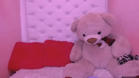 Snapshot of eimy_skinny chatting on May 13, 1:30 pm eimy online show from May 13, 1:30 pm