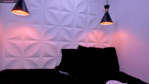 Snapshot of eimy_skinny chatting on May 15, 1:40 pm eimy online show from May 15, 1:40 pm