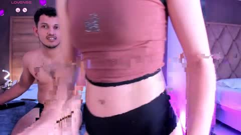 YG COUPLE online show from March 30, 9:38 pm