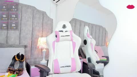 eimycampbell online show from April 15, 2:40 am