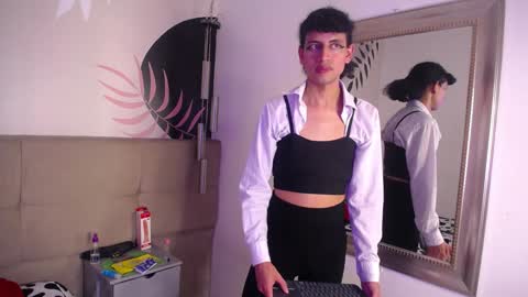 Snapshot of eimyflorian chatting on January 9, 5:54 pm Eimyflorian online show from January 9, 5:54 pm
