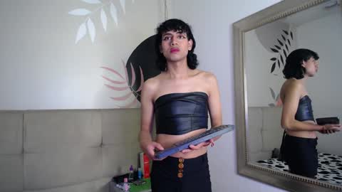 Snapshot of eimyflorian chatting on January 17, 11:59 am Eimyflorian online show from January 17, 11:59 am