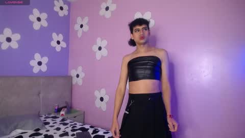 Snapshot of eimyflorian chatting on January 18, 3:05 pm Eimyflorian online show from January 18, 3:05 pm