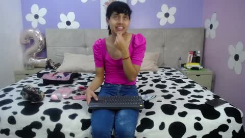 Snapshot of eimyflorian chatting on January 30, 11:33 am Eimyflorian online show from January 30, 11:33 am