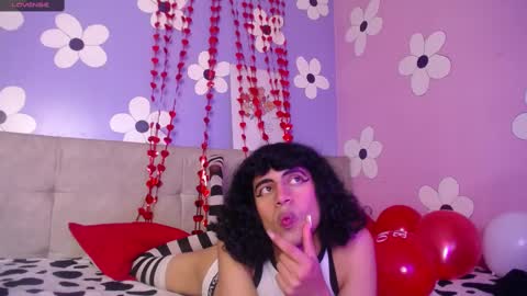 Snapshot of eimyflorian chatting on February 17, 5:43 pm Eimyflorian online show from February 17, 5:43 pm