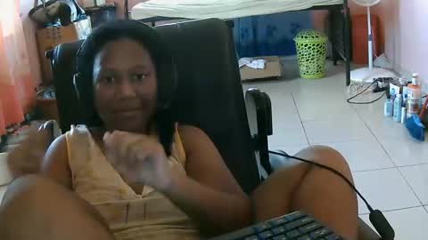 Snapshot of eirondra_valeen chatting on October 12, 2:05 pm Eirondra Valeen online show from October 12, 2:05 pm