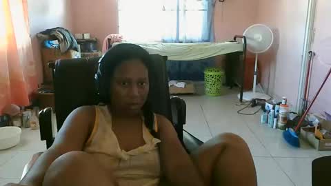 Snapshot of eirondra_valeen chatting on October 17, 12:41 pm Eirondra Valeen online show from October 17, 12:41 pm