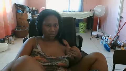 Snapshot of eirondra_valeen chatting on October 19, 1:23 pm Eirondra Valeen online show from October 19, 1:23 pm