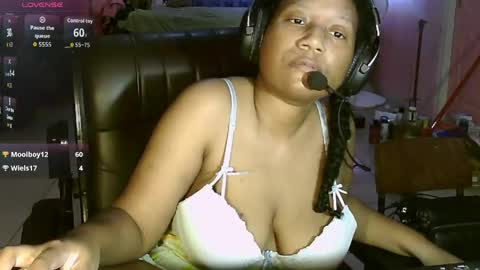 Eirondra Valeen online show from May 26, 2:07 am