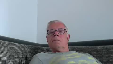 Snapshot of eisbaer1957 chatting on May 24, 7:24 am eisbaer1957 online show from May 24, 7:24 am