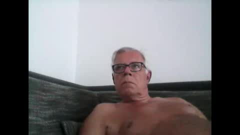 Snapshot of eisbaer1957 chatting on May 29, 6:39 pm eisbaer1957 online show from May 29, 6:39 pm