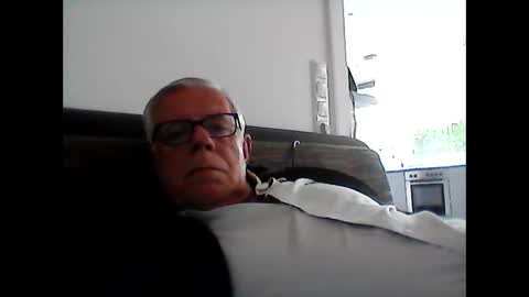 Snapshot of eisbaer1957 chatting on June 6, 1:27 pm eisbaer1957 online show from June 6, 1:27 pm