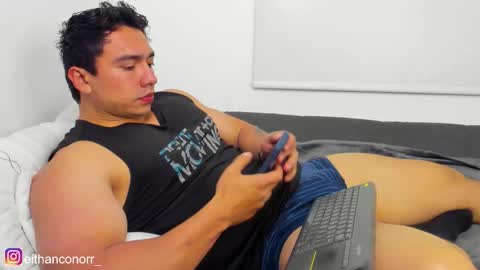 Snapshot of eithanconor1 chatting on February 12, 2:39 am EITHAN CONOR online show from February 12, 2:39 am