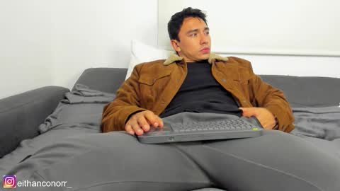 Snapshot of eithanconor1 chatting on February 15, 3:03 am EITHAN CONOR online show from February 15, 3:03 am