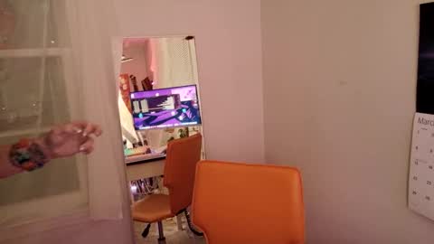 ejrabloom online show from April 1, 4:02 am