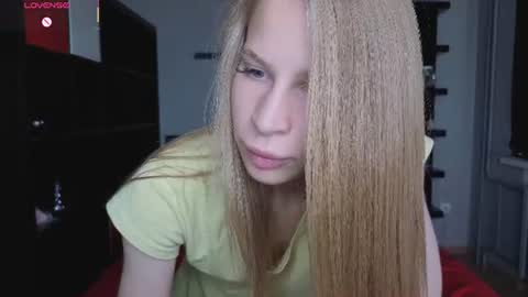 Snapshot of el1s_evans chatting on July 1, 8:05 am please read my bio there is information about private shows and about my personality online show from July 1, 8:05 am