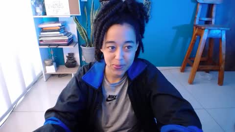 Ela  Help me reach 100 thumbs up online show from November 19, 11:43 am