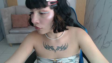 ELA  online show from April 8, 7:58 pm