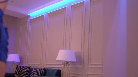 Ella online show from March 21, 5:56 am