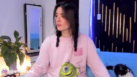 Snapshot of elaia_franc chatting on June 19, 10:57 pm Elaia franco online show from June 19, 10:57 pm