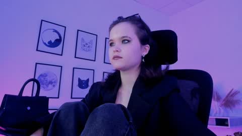 Your sweet girl online show from December 17, 11:05 pm