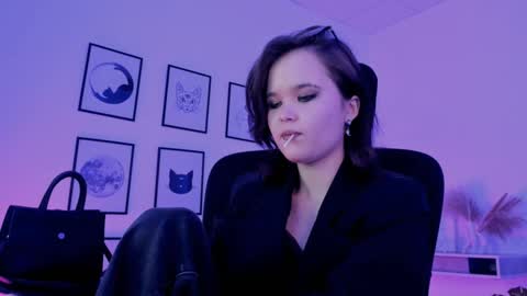 Your sweet girl online show from December 18, 2:10 am