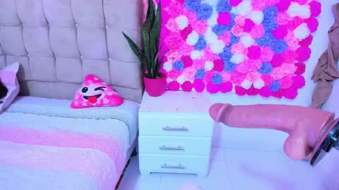 Ela  online show from February 3, 4:57 am