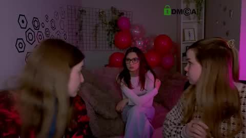 elani online show from February 19, 11:17 am