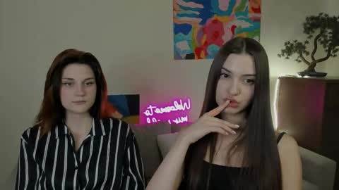 Elani online show from May 26, 10:55 am