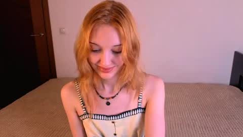 Snapshot of elarasun chatting on May 7, 9:09 pm ElaraSun online show from May 7, 9:09 pm