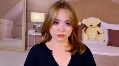 elaravance online show from May 11, 11:27 am