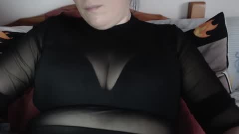 Snapshot of elasticgirl666 chatting on October 20, 5:02 pm elasticgirl666 online show from October 20, 5:02 pm