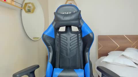 Ela online show from October 28, 9:28 pm