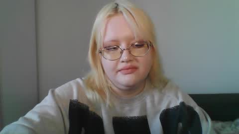 elayne_sweet online show from April 16, 8:04 am