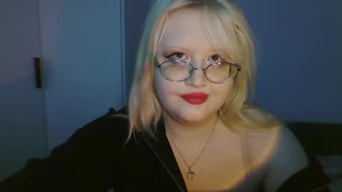 elayne_sweet online show from May 28, 6:32 am