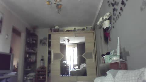 Snapshot of elaynetanton chatting on May 16, 10:36 am Lia online show from May 16, 10:36 am