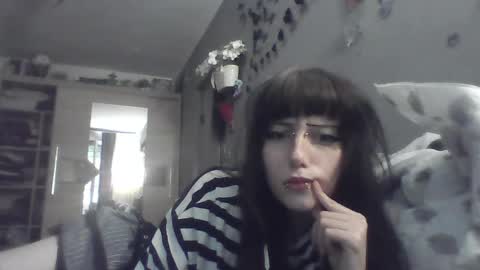 Snapshot of elaynetanton chatting on May 25, 5:08 pm Lia online show from May 25, 5:08 pm