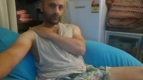 Snapshot of elcondorxo509107 chatting on November 6, 9:43 am daniel18cmx online show from November 6, 9:43 am