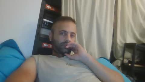 Snapshot of elcondorxo509107 chatting on November 9, 9:29 am daniel18cmx online show from November 9, 9:29 am