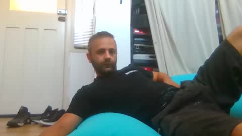 Snapshot of elcondorxo509107 chatting on November 10, 2:10 am daniel18cmx online show from November 10, 2:10 am