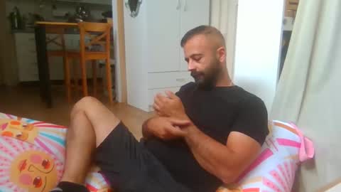 Snapshot of elcondorxo509107 chatting on February 3, 1:37 am daniel18cmx online show from February 3, 1:37 am