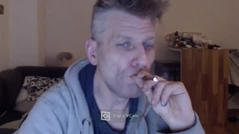 Snapshot of elculiador2207 chatting on December 2, 7:27 pm Timm online show from December 2, 7:27 pm