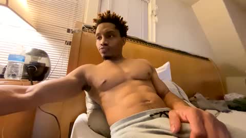 Snapshot of eldisiac chatting on February 9, 4:04 am EL-Disiac online show from February 9, 4:04 am