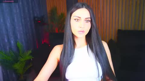 Snapshot of elegant_mysterious chatting on January 31, 9:24 pm elegant_mysterious online show from January 31, 9:24 pm