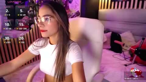 Snapshot of elegant_rouse chatting on October 5, 9:45 pm Rouse online show from October 5, 9:45 pm