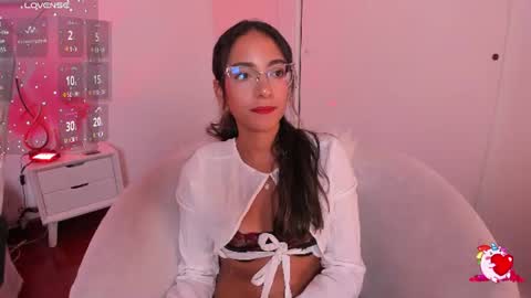 Snapshot of elegant_rouse chatting on June 14, 2:24 am Rouse online show from June 14, 2:24 am