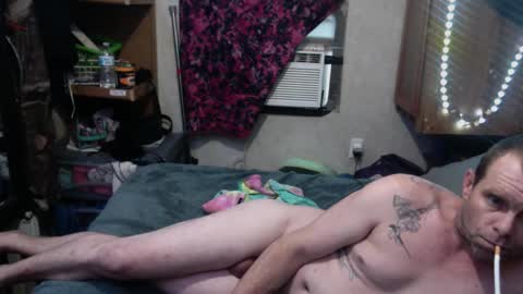 Snapshot of elegantdeviance69 chatting on December 6, 9:46 pm ElegantDeviance69 online show from December 6, 9:46 pm