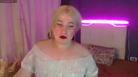 Snapshot of elektra_doll chatting on September 13, 11:37 pm elektra_doll online show from September 13, 11:37 pm